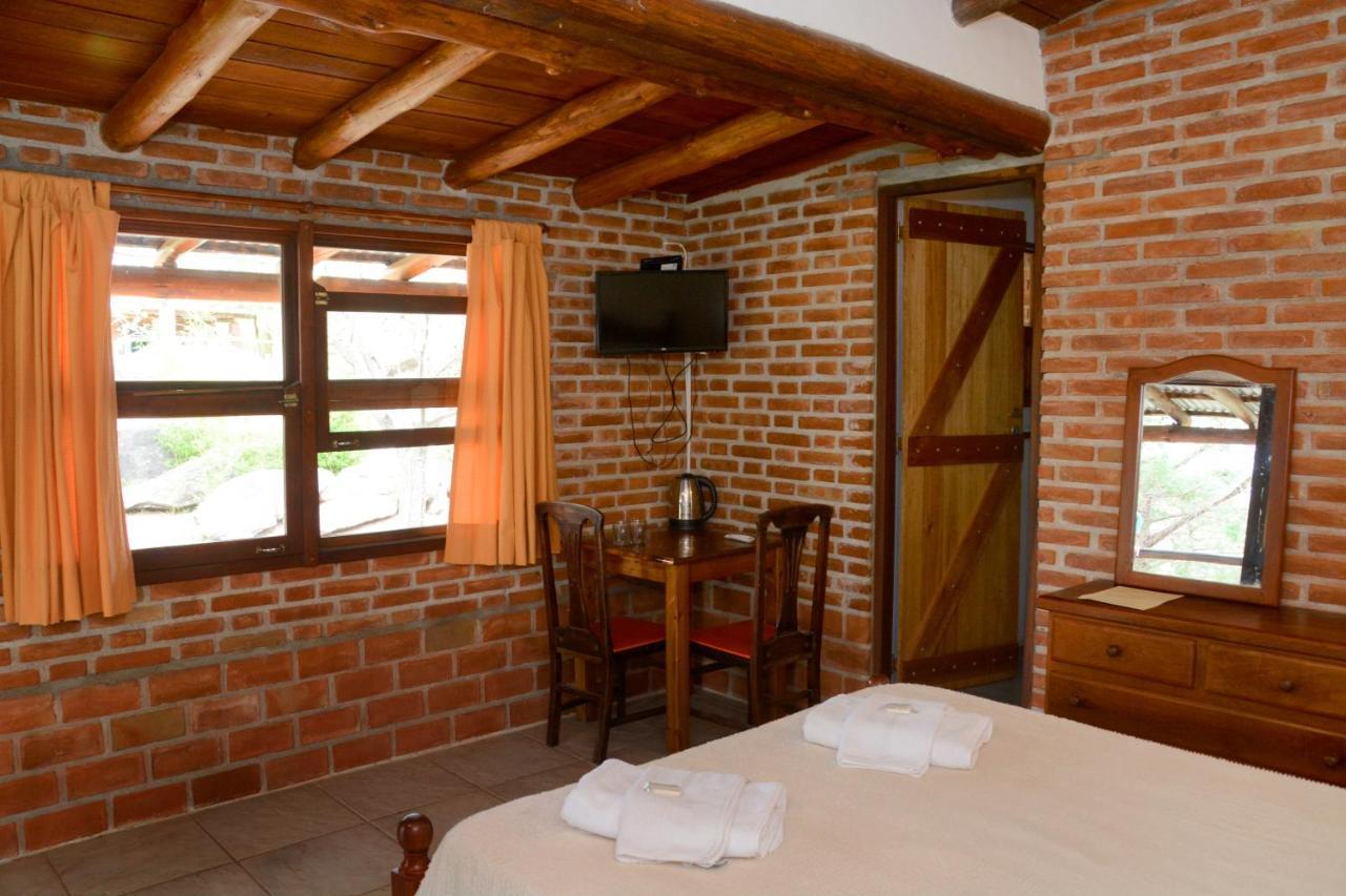 La Toma Complejo De Montana - Cabanas Y Habitaciones En Hosteria Mina Clavero Zewnętrze zdjęcie